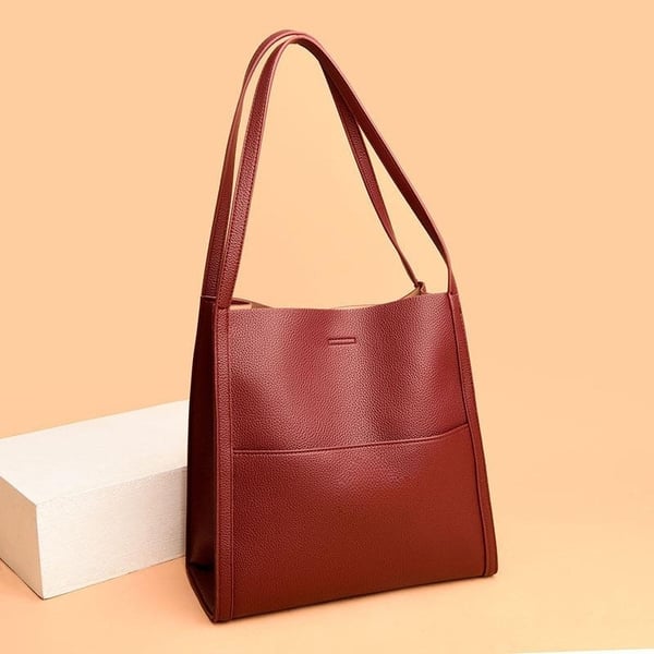 Einfache Schultertasche aus Kunstleder