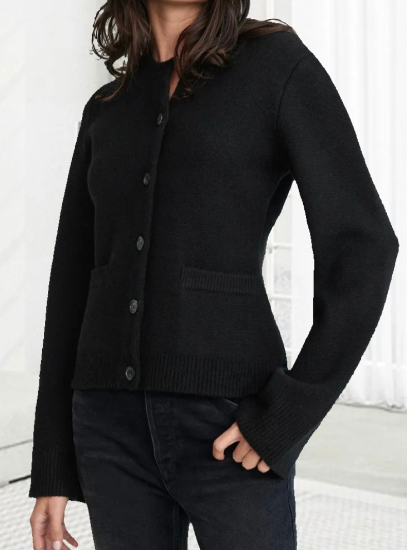 ÉLISÉ – Weicher Knopf-Cardigan für Eleganz im Alltag