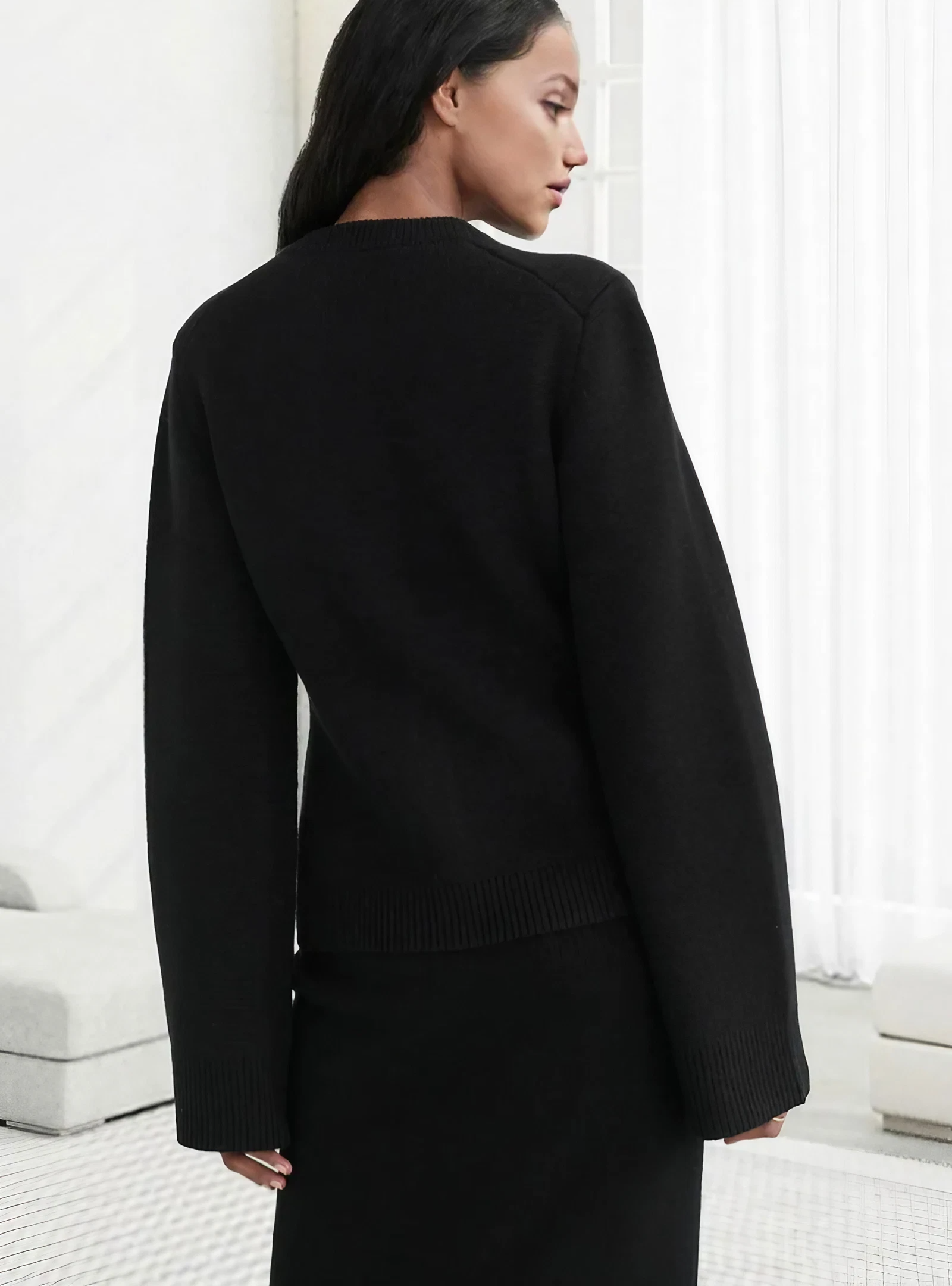 ÉLISÉ – Weicher Knopf-Cardigan für Eleganz im Alltag
