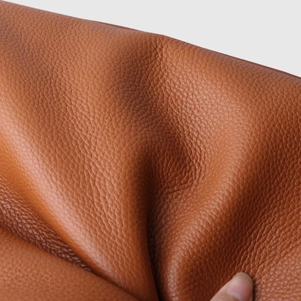 Einfache Schultertasche aus Kunstleder