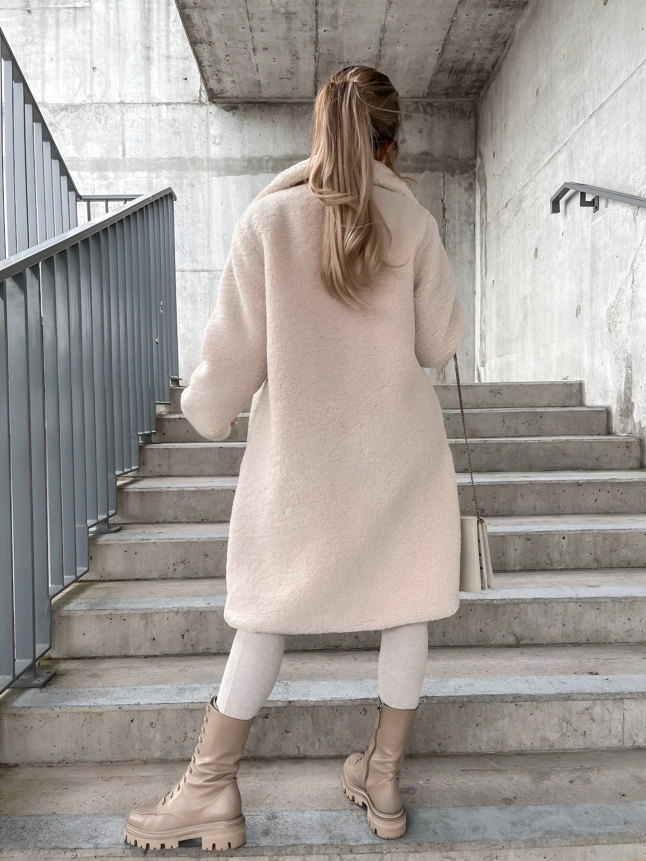 Daniella | Plüschiger Mantel