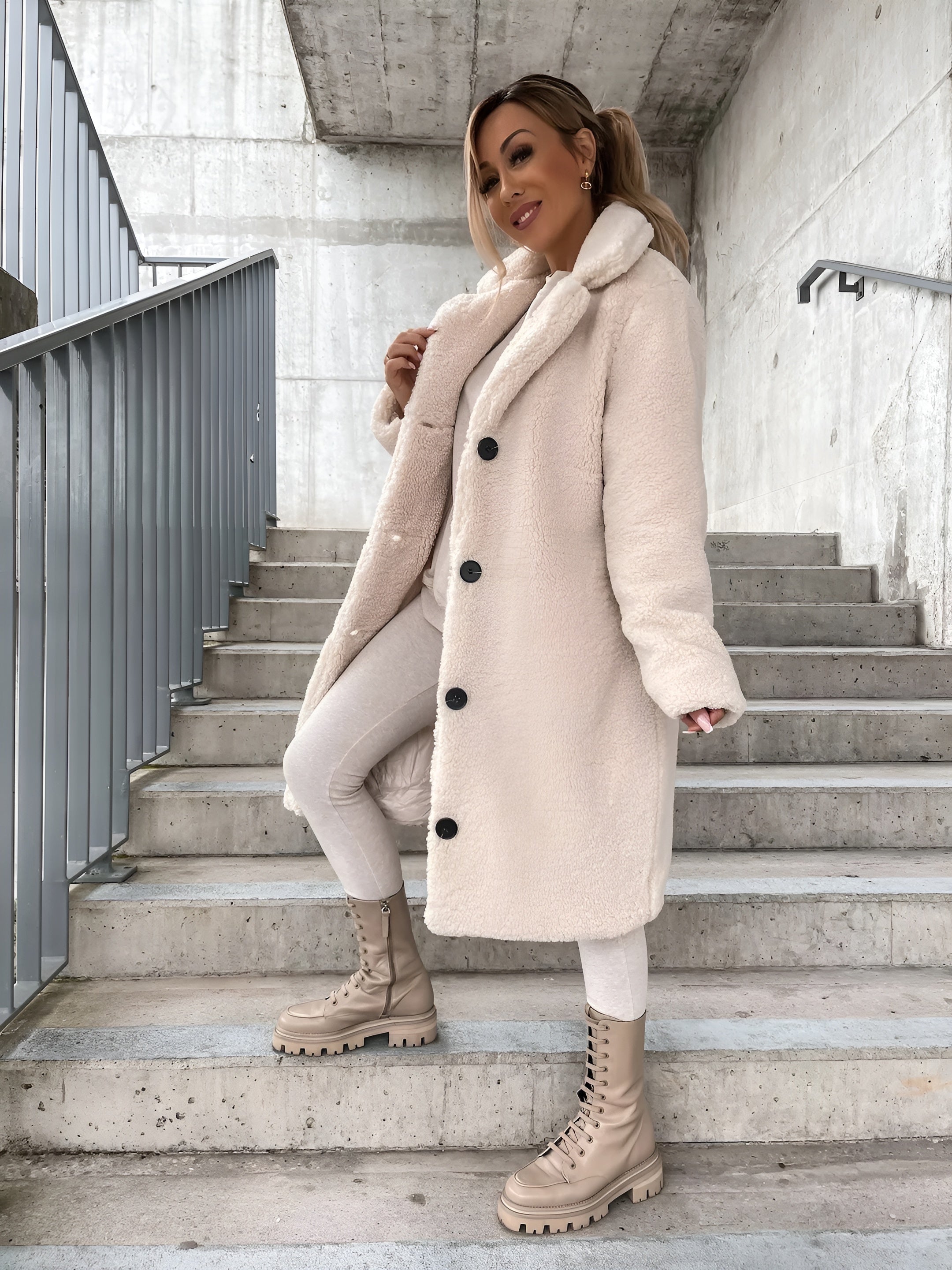 Daniella | Plüschiger Mantel