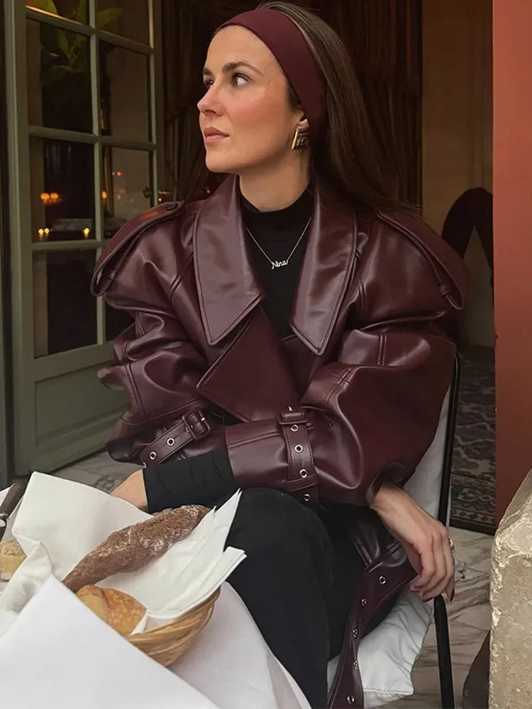 VALERINA – Zeitlose Leder Herbstjacke für die moderne Frau