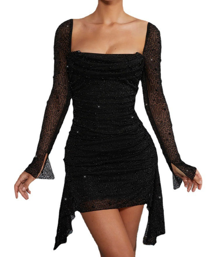 LYRAÉ – Fließendes V-Ausschnitt Druckkleid
